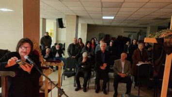 المسيحيين بكفرسميع يصلون خميس الأسرار بدون خوري بقلم زاهي خازن